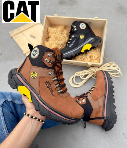 👞 Bota CAT para Caballero – Diseño Robusto y Moderno